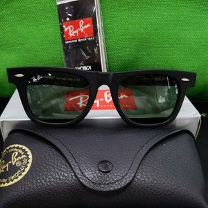 ☂️Ray-Ban Black RB3016